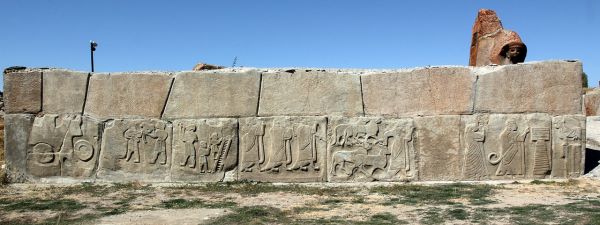 Sphinx Gate and Reliefs in Alacahoyuk.jpg